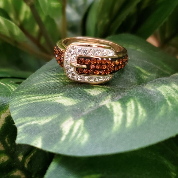Jewelry - Like New❣❣ Belt Ring